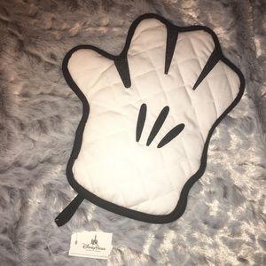 Disney Mickey oven mitt